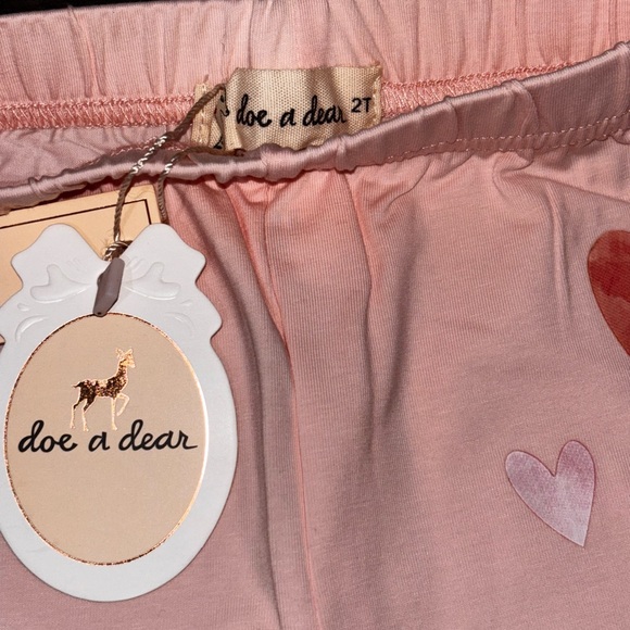 Doe a Dear Valentine's Day legging SZ 2 T - Picture 2 of 3